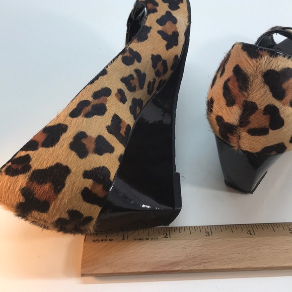 BCBGMaxAzria Leopard Print OpenToe Wedges Size 7 - Picture 7 of 8